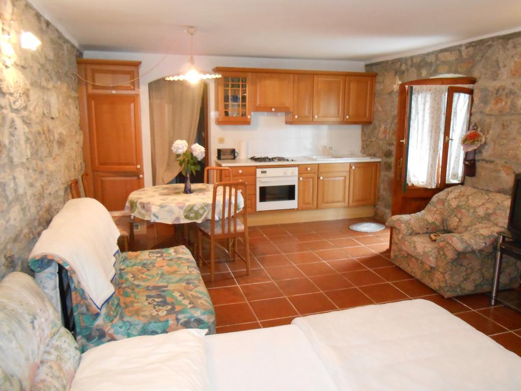 Tranquity Studio Apartment Ika Lovran Exterior foto